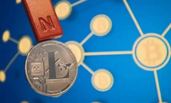 探索DeFi生态：去中心化金融如何改变传统投资方式